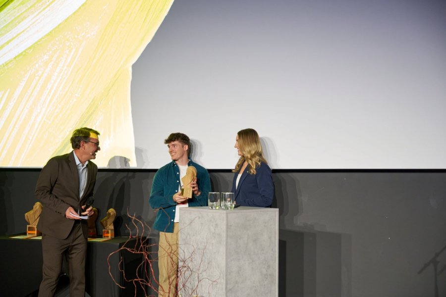 The short film award goes to Jonas Steiner